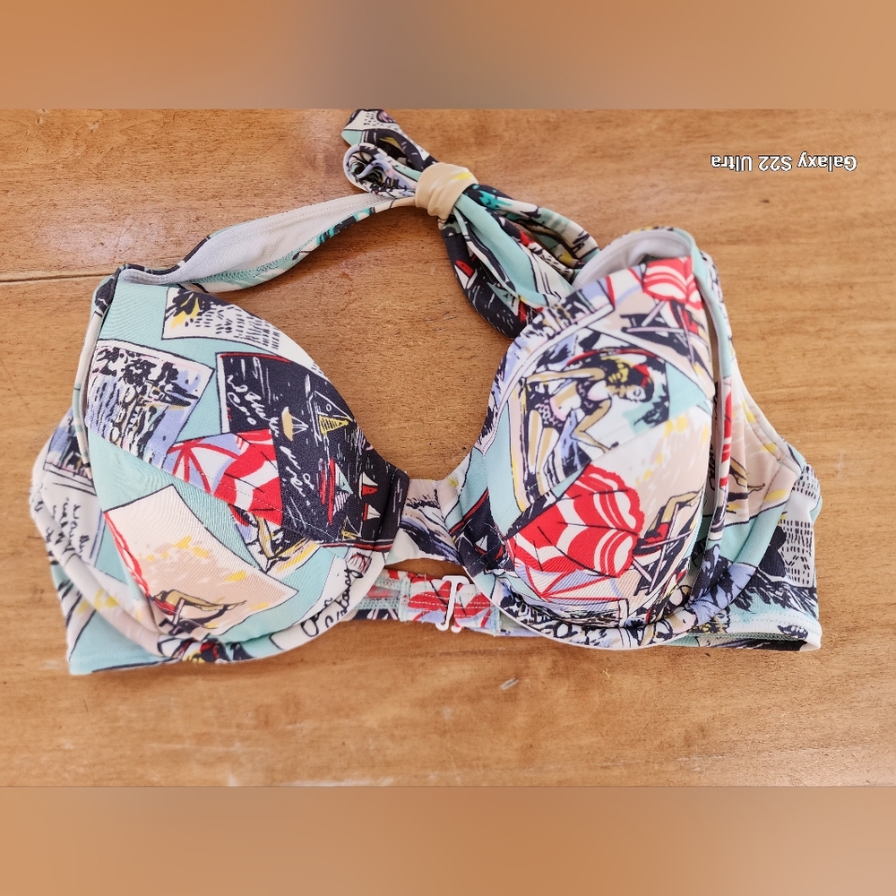 🏝Victoria's Secret Floral Bikini Strap